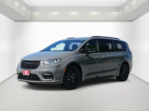 Another view of 2025 Chrysler Pacifica Limited for sale in Bonham, TX at Bonham Chrysler