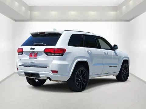 More photos of 2019 Jeep Grand Cherokee Altitude at Bonham Chrysler, TX