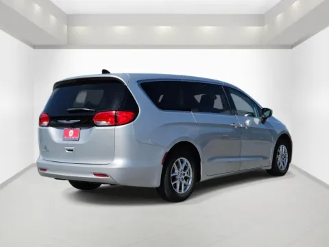 More photos of 2022 Chrysler Voyager LX at Bonham Chrysler, TX