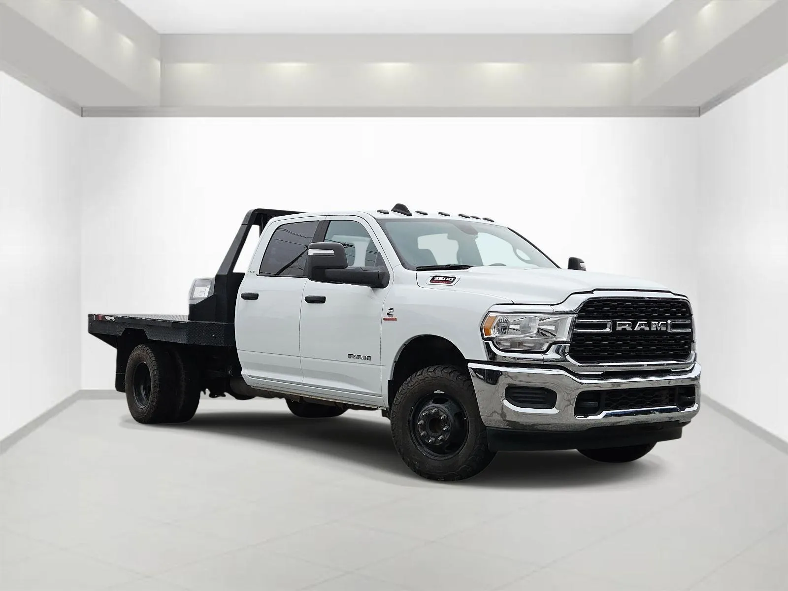 2024 RAM 3500 SLT 4X4 Crew Cab's photo