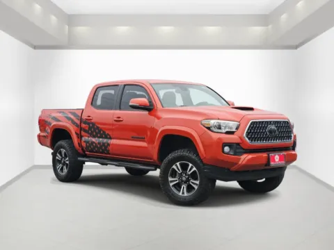 Orange 2018 Toyota Tacoma TRD Sport for sale in Bonham, TX