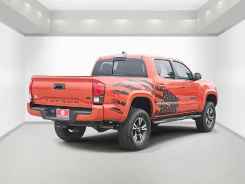 More photos of 2018 Toyota Tacoma TRD Sport at Bonham Chrysler, TX