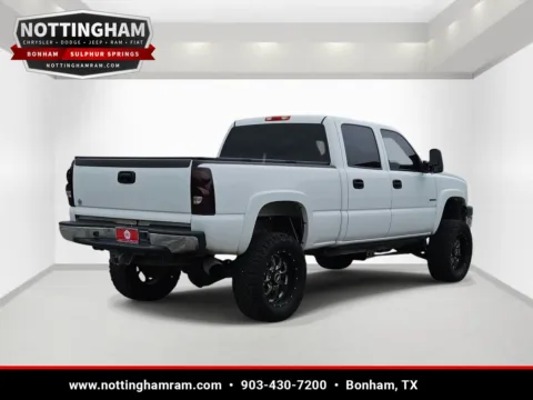 More photos of 2004 Chevrolet Silverado 2500HD LS at Bonham Chrysler, TX