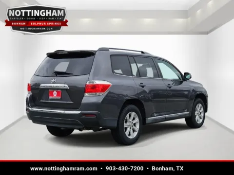 More photos of 2013 Toyota Highlander Plus at Bonham Chrysler, TX