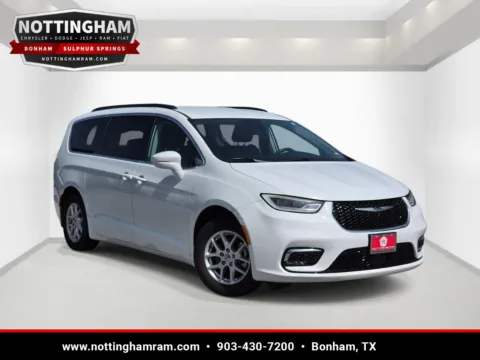 White 2022 Chrysler Pacifica Touring L for sale in Bonham, TX