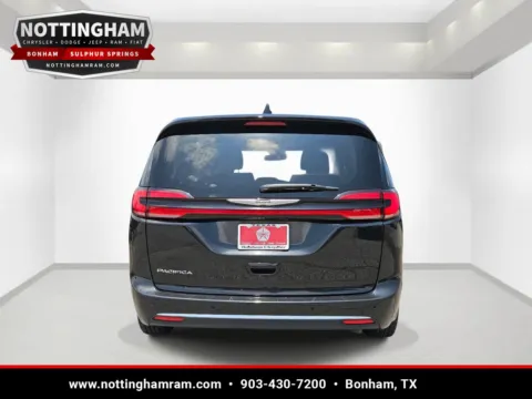 More photos of 2023 Chrysler Pacifica Touring L at Bonham Chrysler, TX
