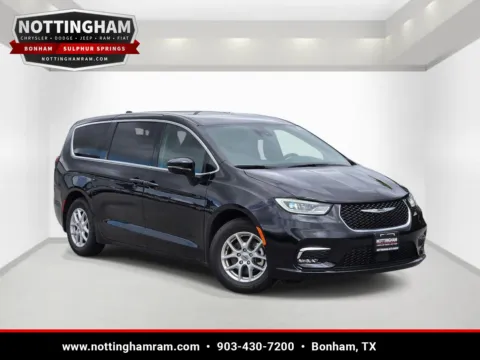 Black 2025 Chrysler Pacifica Select for sale in Bonham, TX
