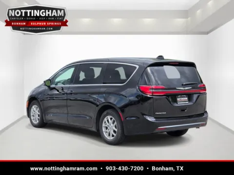 More photos of 2025 Chrysler Pacifica Select at Bonham Chrysler, TX