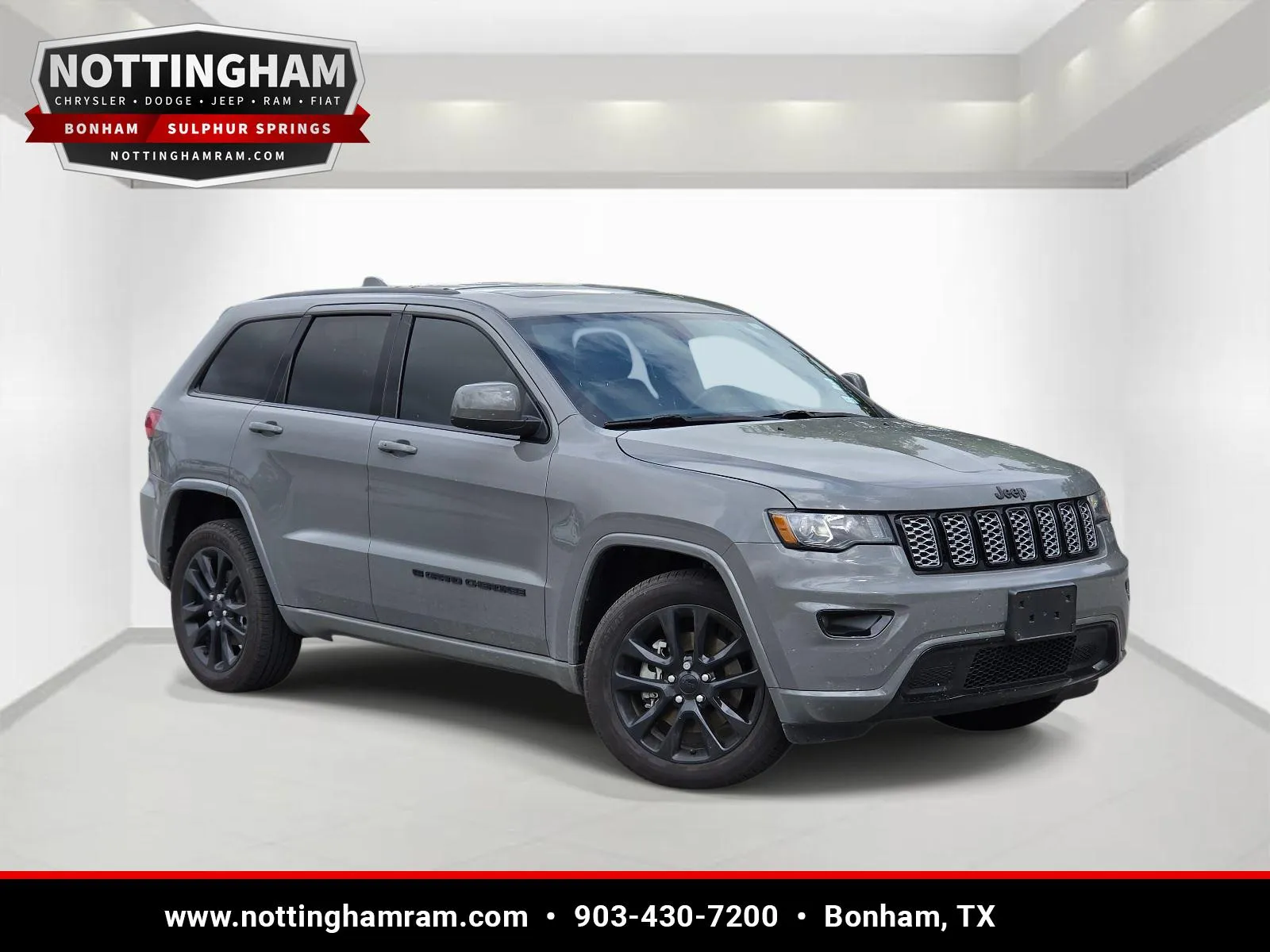 Gray 2022 Jeep Grand Cherokee WK Laredo X for sale in Bonham, TX