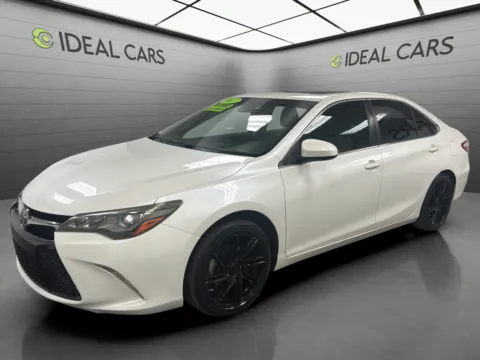 White 2017 Toyota Camry XSE V6 for sale in Mesa, AZ
