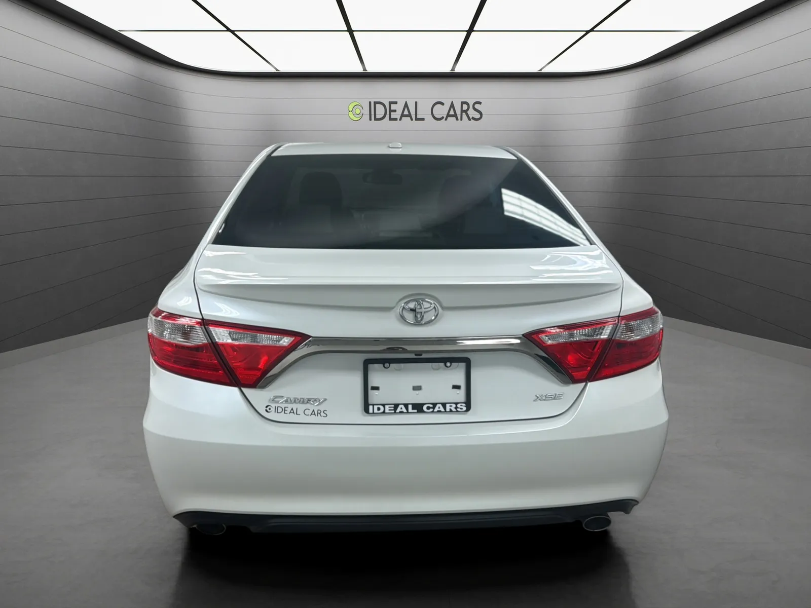 2017 Toyota Camry XSE - Photo 6