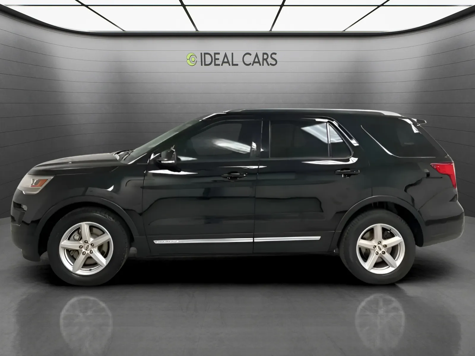 Ford Explorer photo 8
