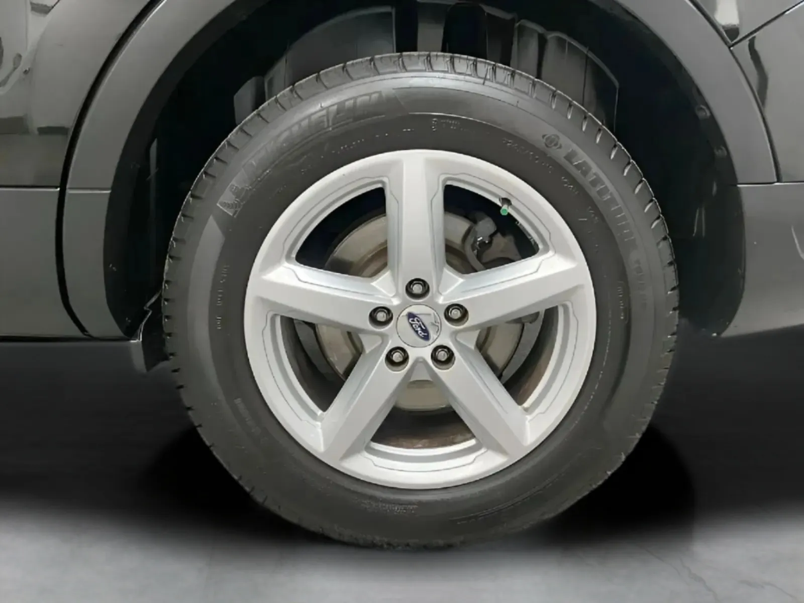 Ford Explorer photo 26
