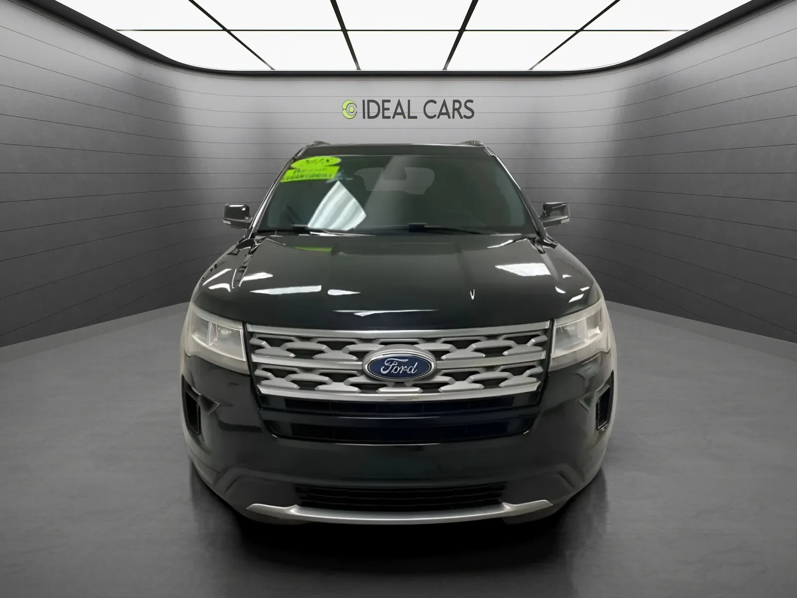 Ford Explorer photo 2