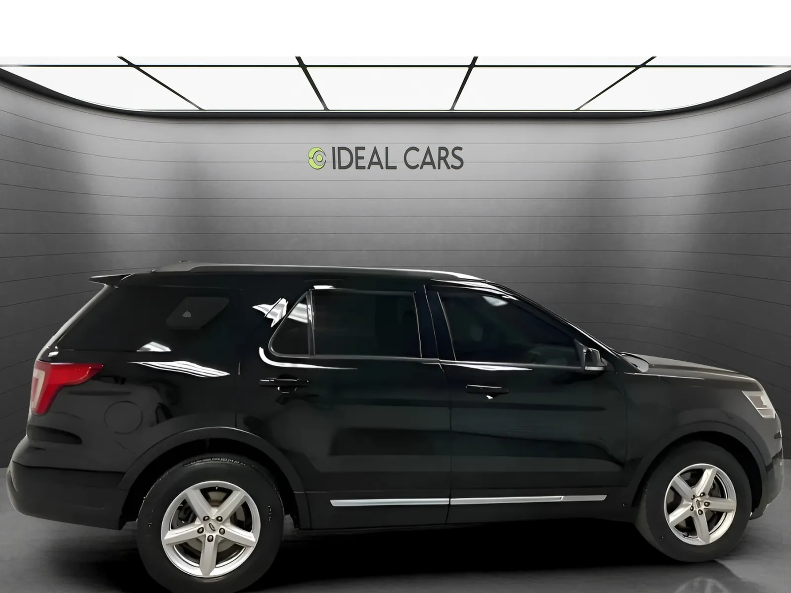 Ford Explorer photo 4