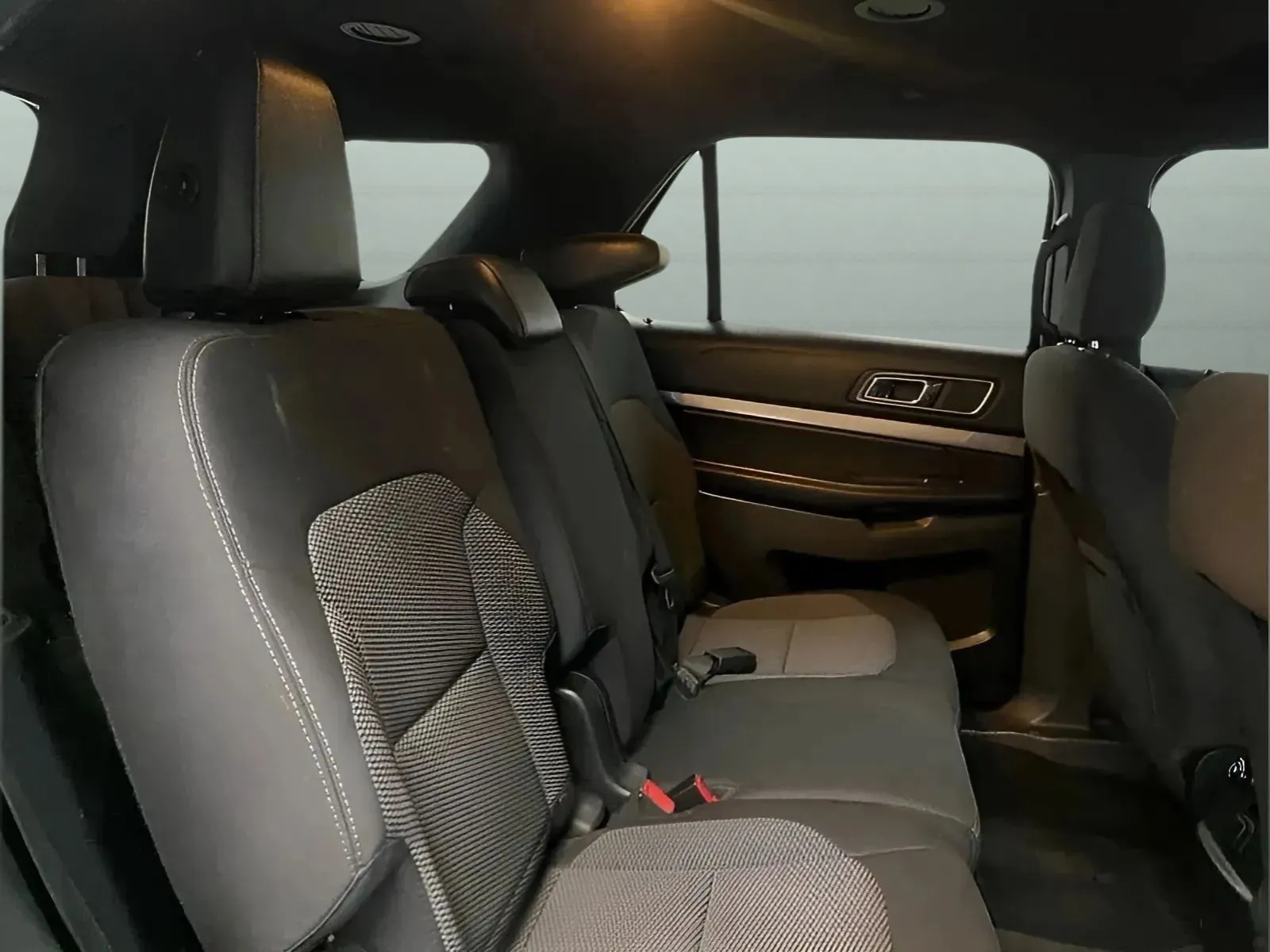 Ford Explorer photo 13