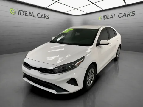 White 2022 Kia Forte FE for sale in Mesa, AZ