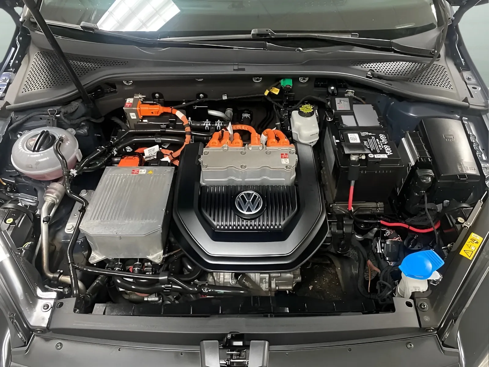 2016 Volkswagen e-Golf e-Golf SE - Photo 15