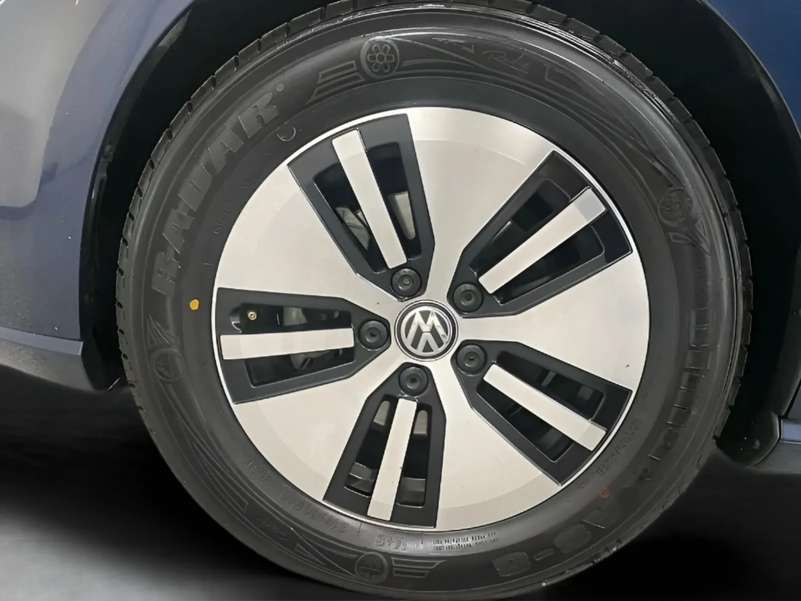 2016 Volkswagen e-Golf e-Golf SE - Photo 25