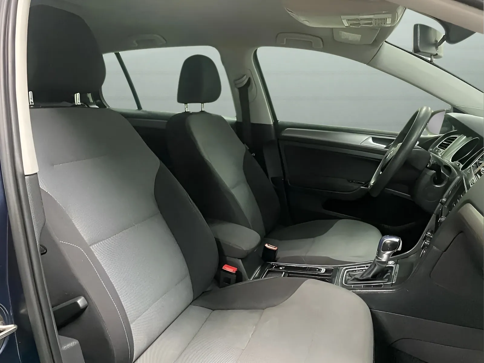 2016 Volkswagen e-Golf e-Golf SE - Photo 14