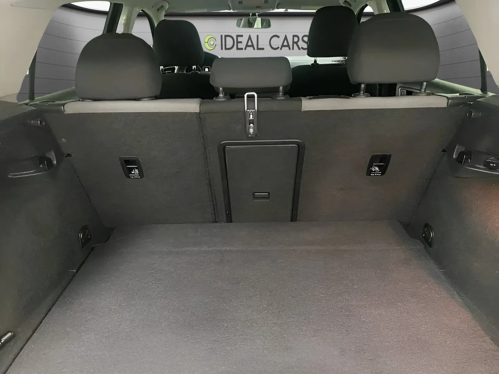 2016 Volkswagen e-Golf e-Golf SE - Photo 12