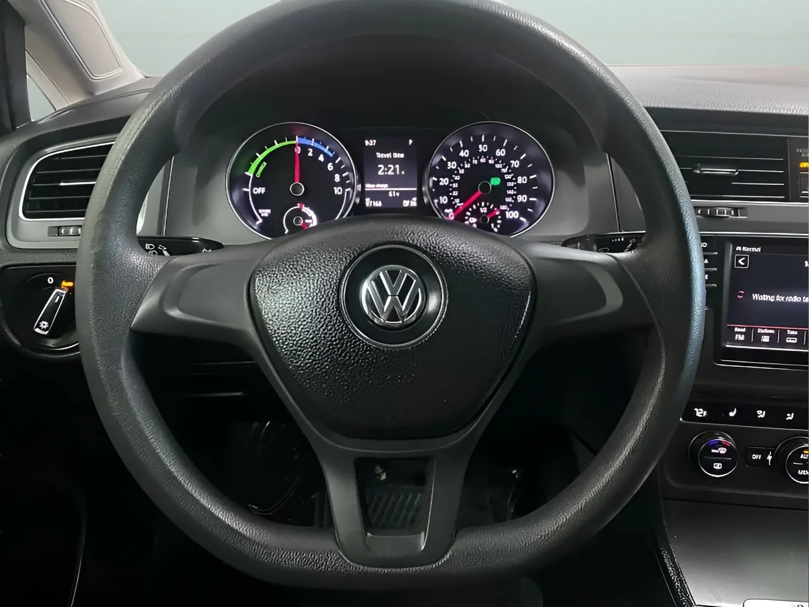 2016 Volkswagen e-Golf e-Golf SE - Photo 17