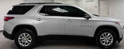 More photos of 2021 Chevrolet Traverse LT Cloth at Ideal Cars - Main Street, AZ