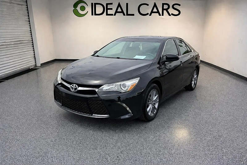 Gray 2016 Toyota Camry SE for sale in Mesa, AZ