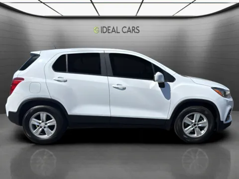 More photos of 2021 Chevrolet Trax LS at Ideal Cars - Main Street, AZ