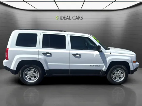 More photos of 2017 Jeep Patriot Sport at Ideal Cars - Main Street, AZ