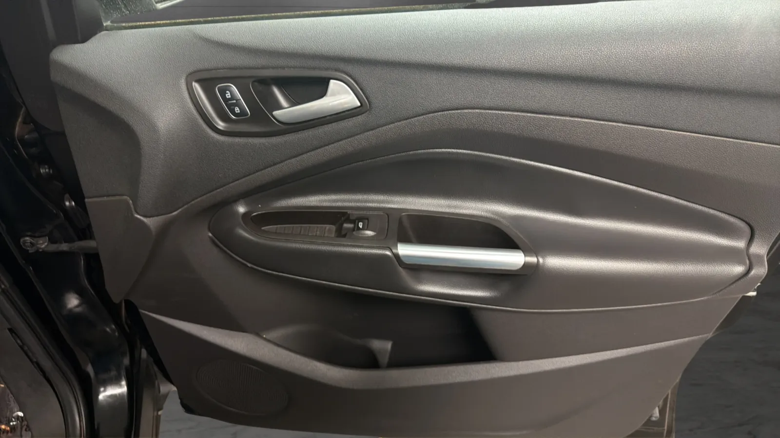 Ford Escape photo 16