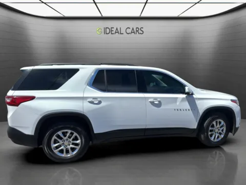 More photos of 2020 Chevrolet Traverse LT Cloth at Ideal Cars - Main Street, AZ