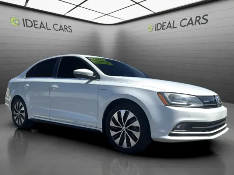 Another view of 2016 Volkswagen Jetta Hybrid SEL Premium for sale in Mesa, AZ at Ideal Cars - Main Street