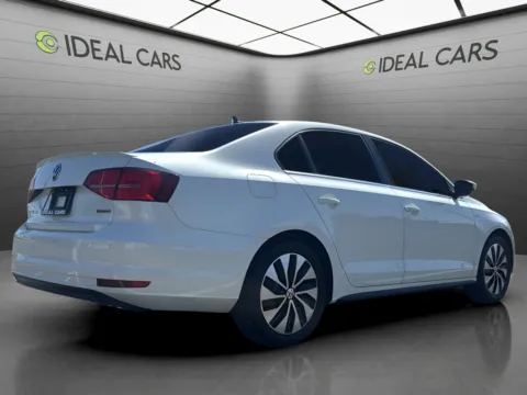 More photos of 2016 Volkswagen Jetta Hybrid SEL Premium at Ideal Cars - Main Street, AZ