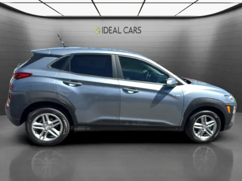 More photos of 2021 Hyundai KONA SE at Ideal Cars - Main Street, AZ