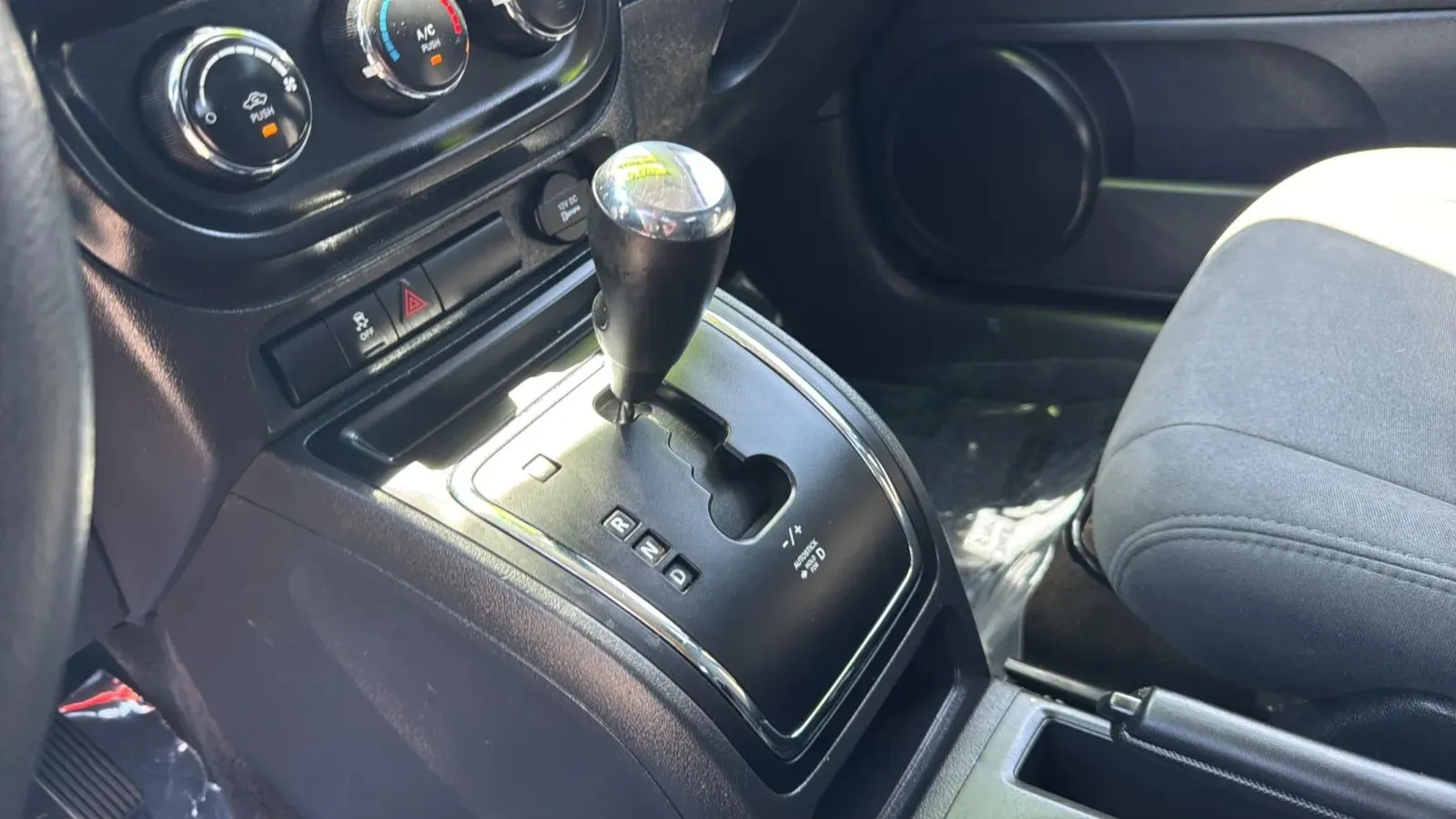 Jeep Compass photo 38