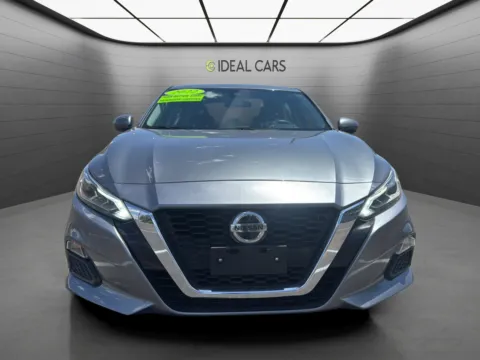 Photos of 2022 Nissan Altima 2.5 SV for sale in Mesa, AZ at Ideal Cars - Main Street