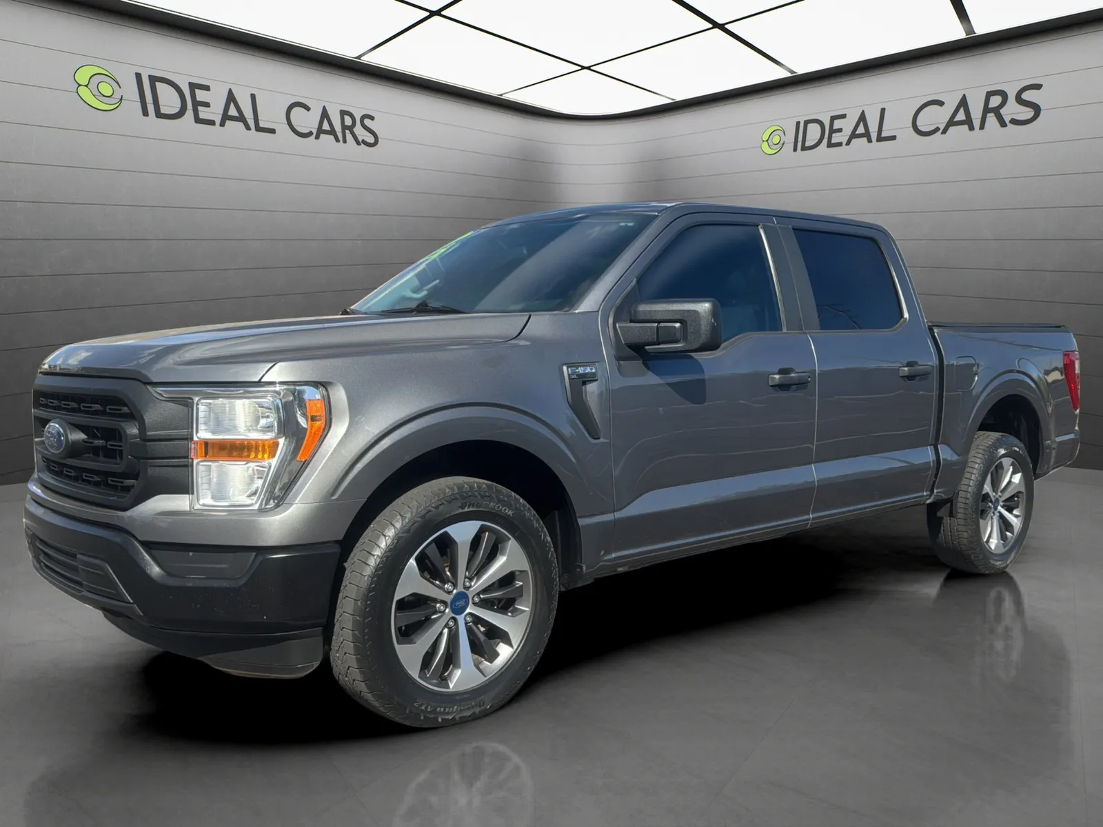 2021 Ford F-150 XL SuperCrew 5-1/2 Box's photo