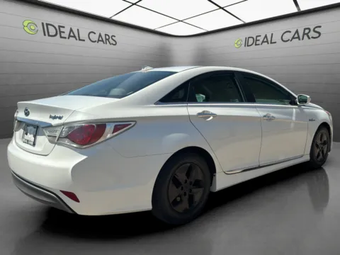 More photos of 2012 Hyundai SONATA Hybrid at Ideal Cars - Main Street, AZ