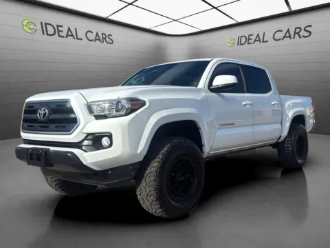 White 2017 Toyota Tacoma SR5 for sale in Mesa, AZ