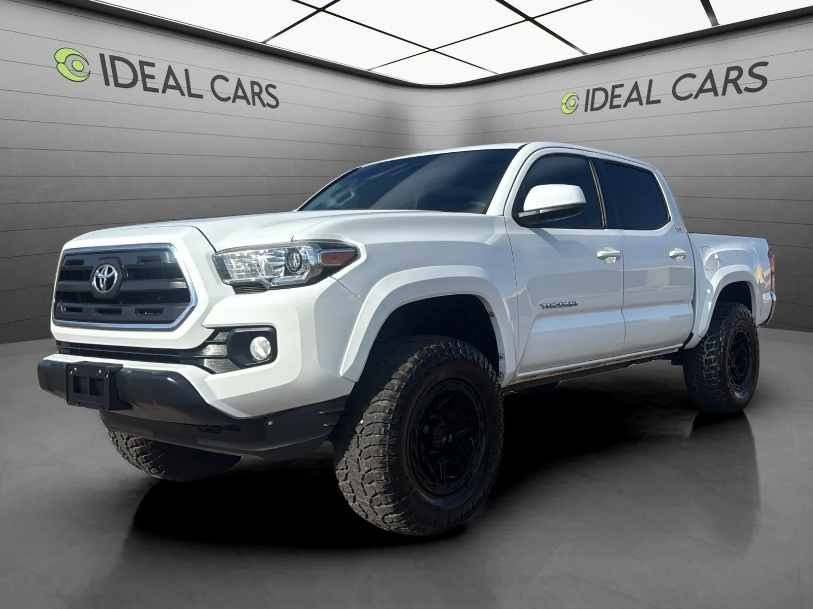 White 2017 Toyota Tacoma SR5 for sale in Mesa, AZ