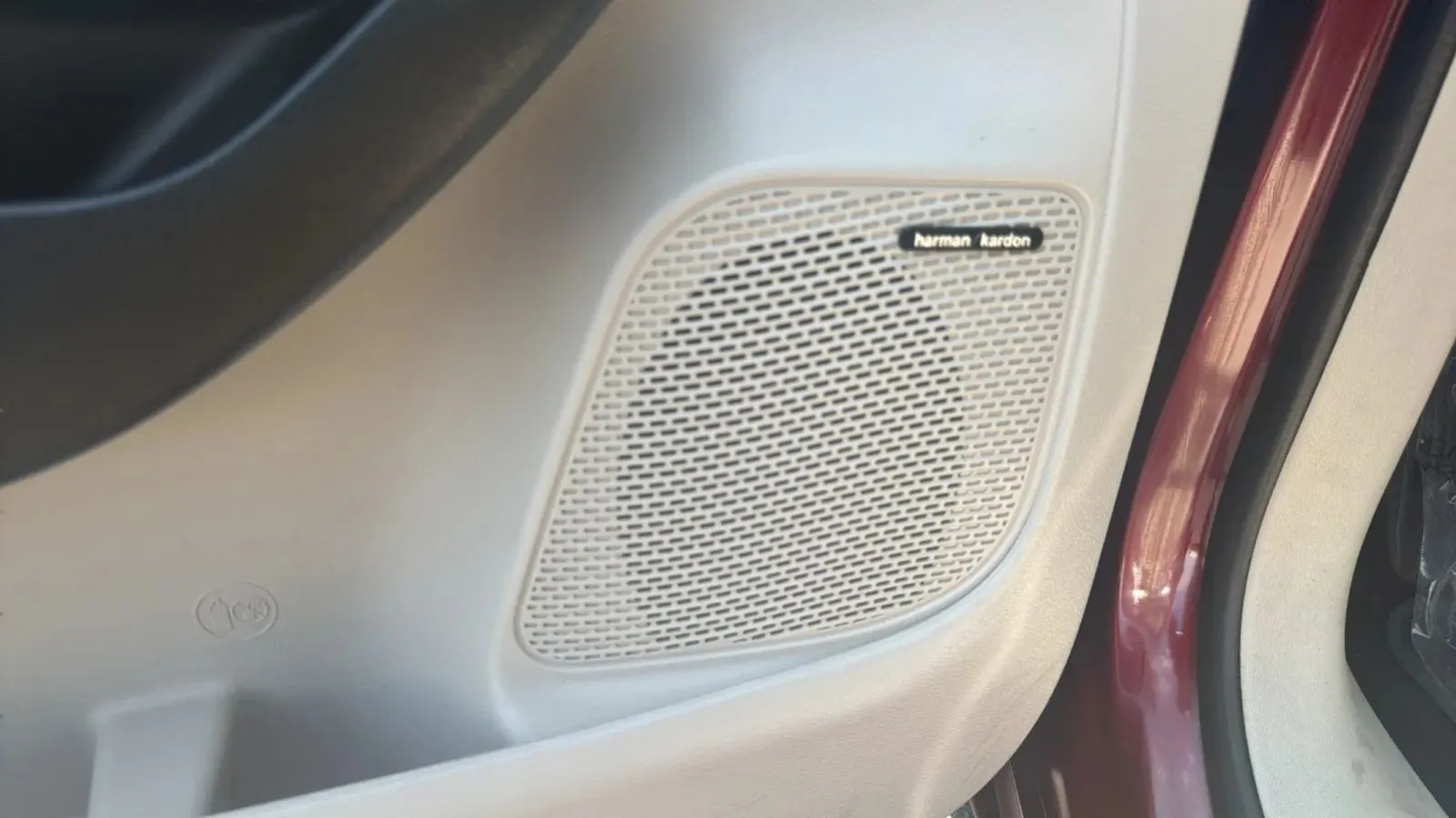 Chrysler Pacifica photo 27