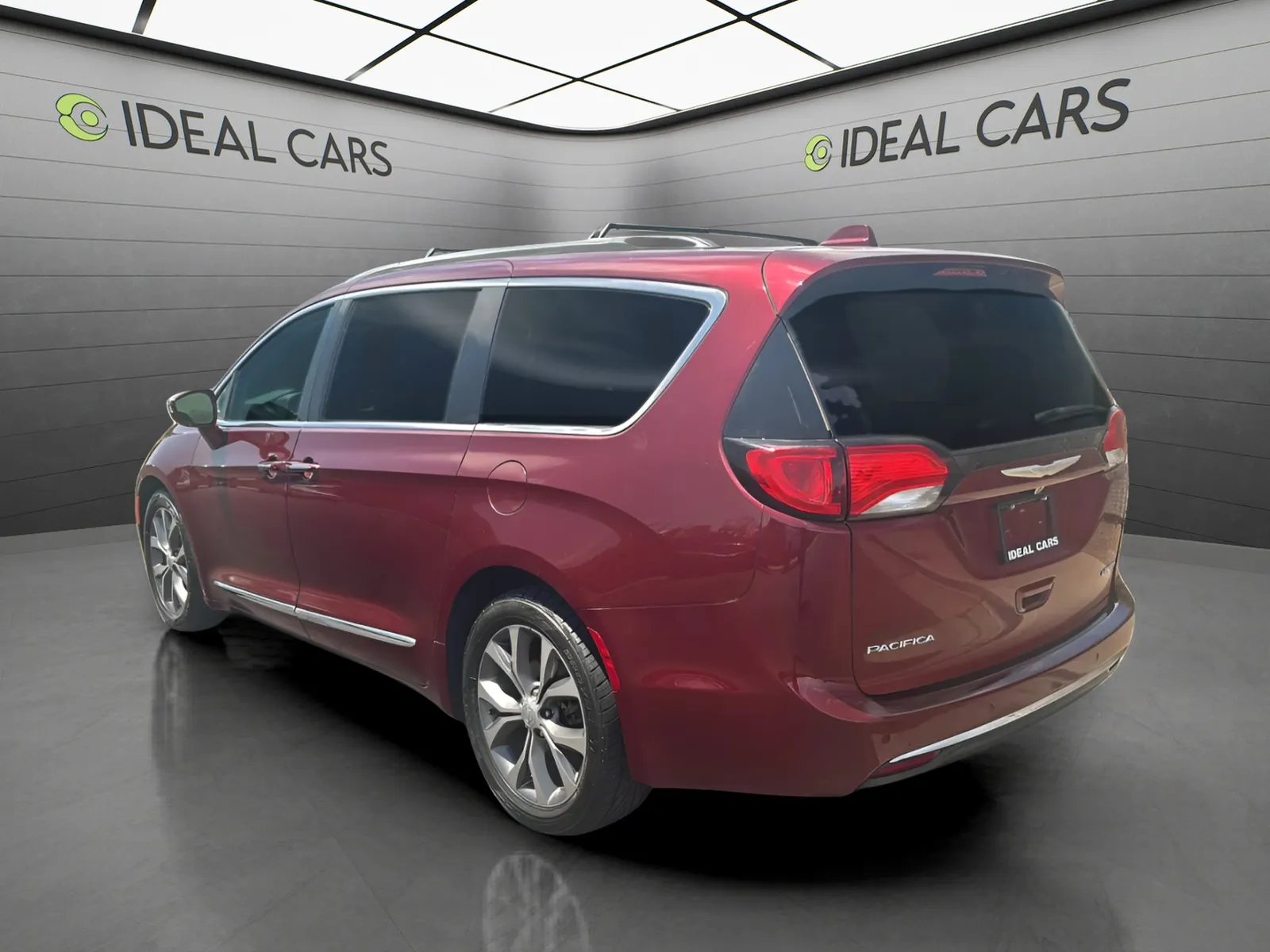 Chrysler Pacifica photo 8