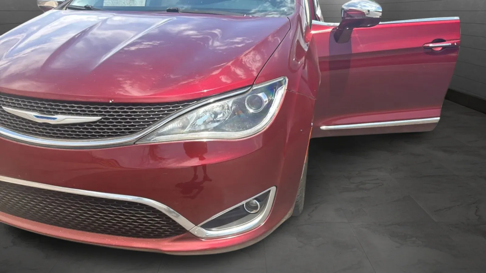 Chrysler Pacifica photo 49