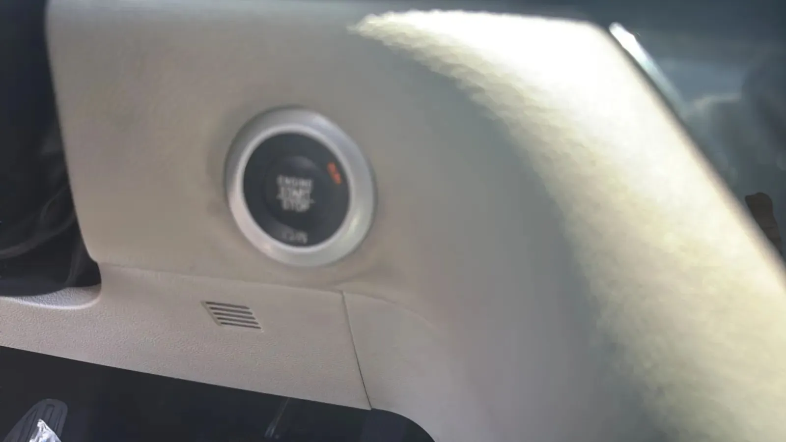 Chrysler Pacifica photo 45