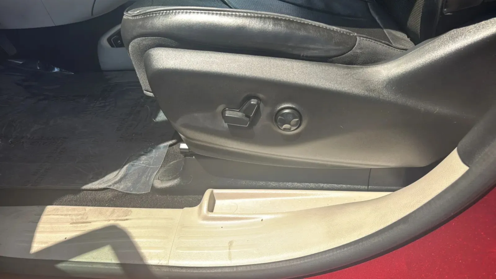 Chrysler Pacifica photo 21