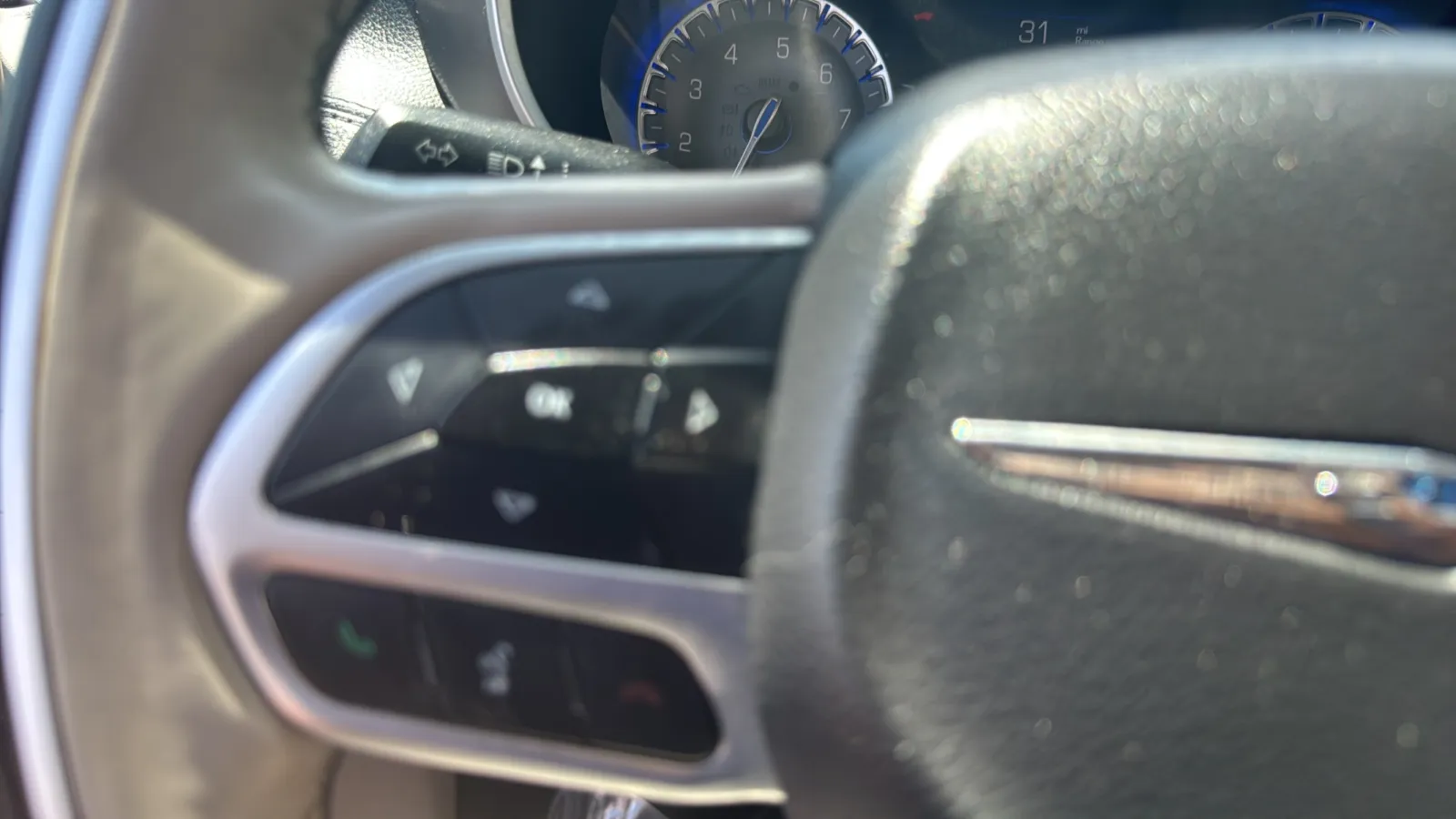 Chrysler Pacifica photo 35