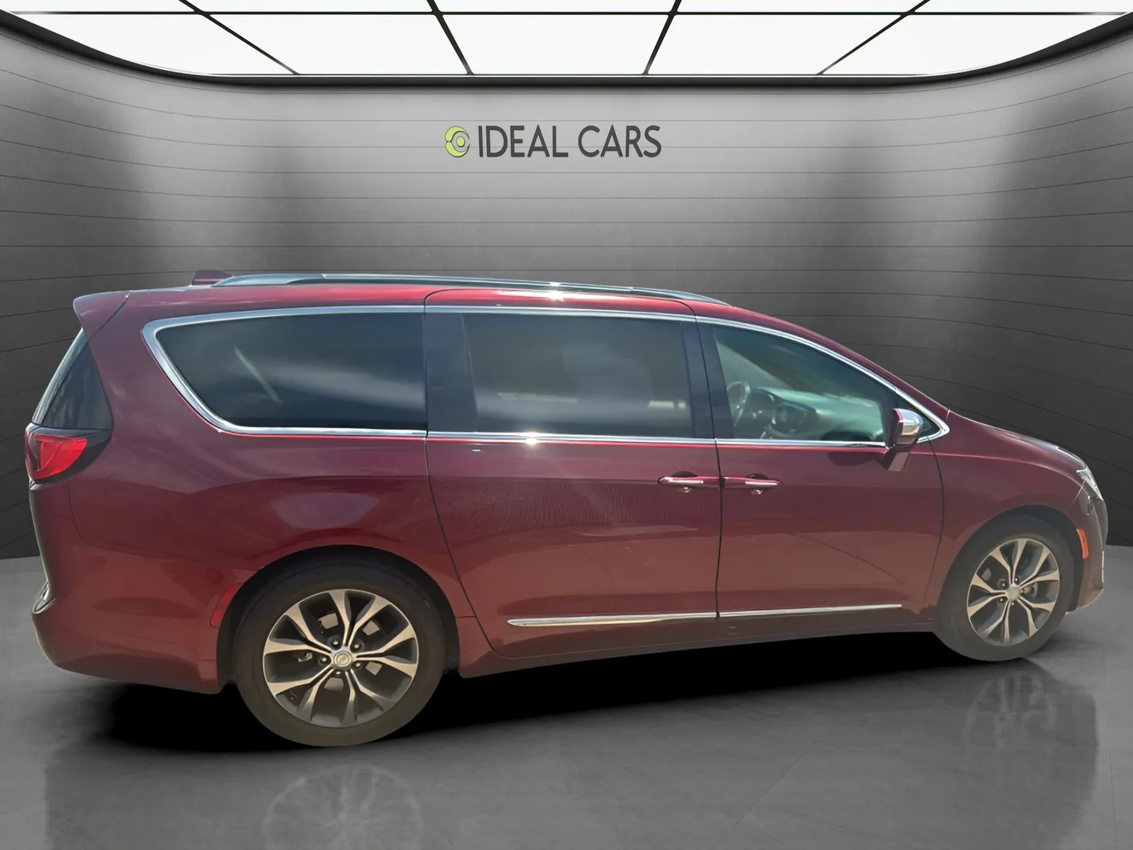 Chrysler Pacifica photo 4