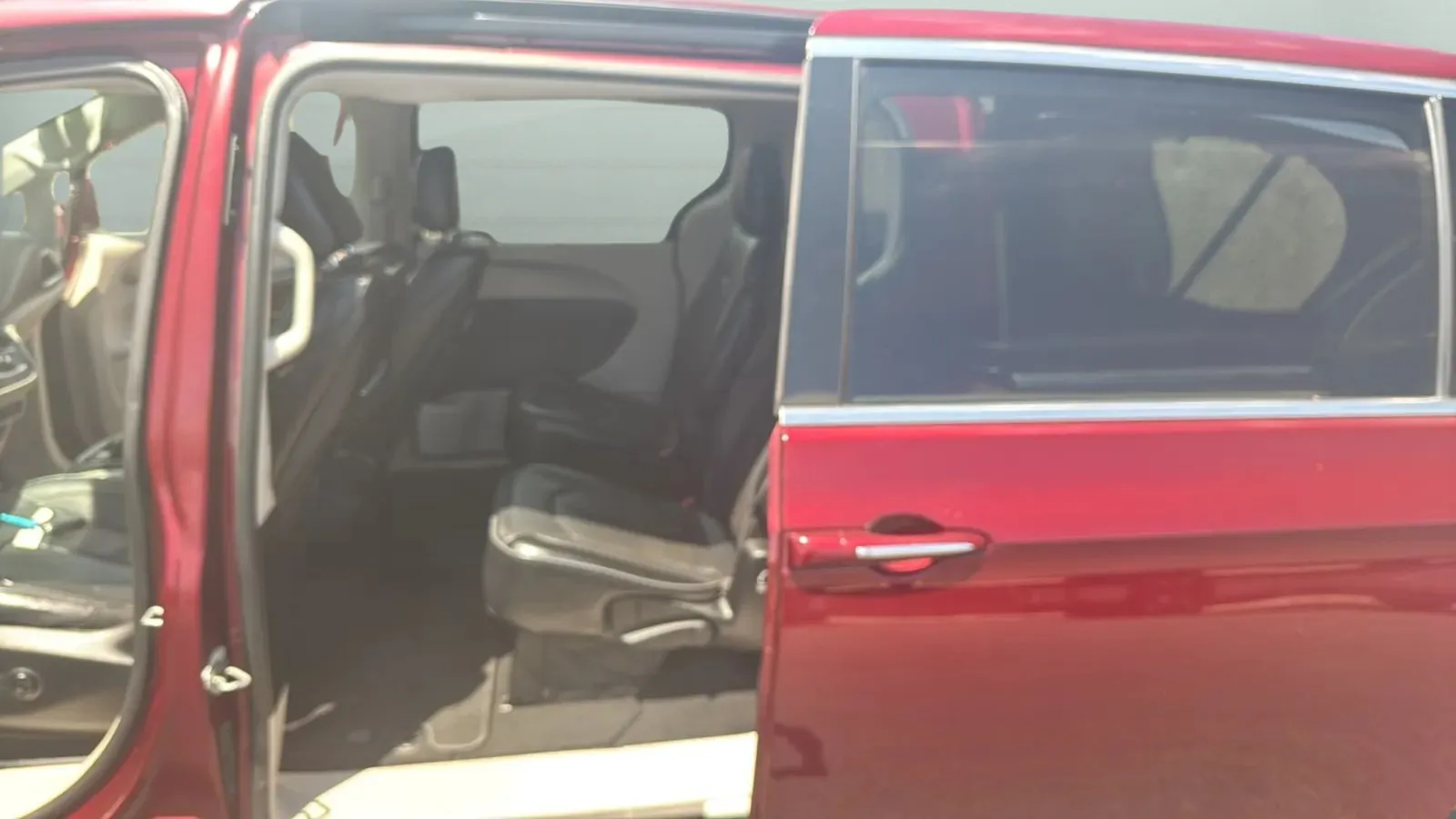 Chrysler Pacifica photo 37