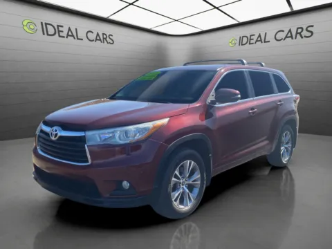 Red 2016 Toyota Highlander LE Plus for sale in Mesa, AZ